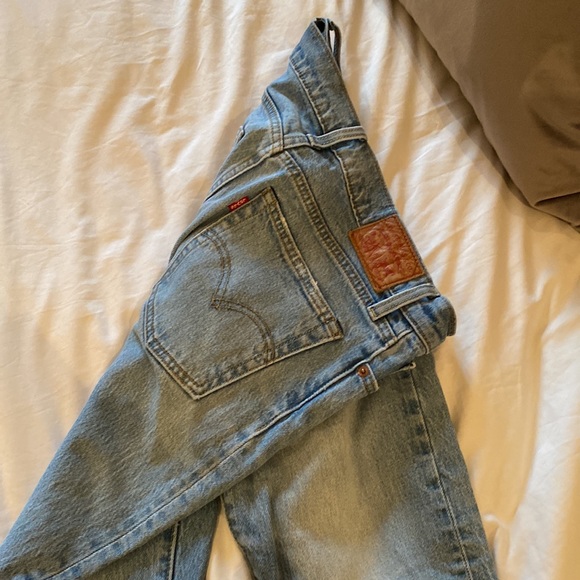Levi’s jeans. Size 28 - Picture 2 of 4